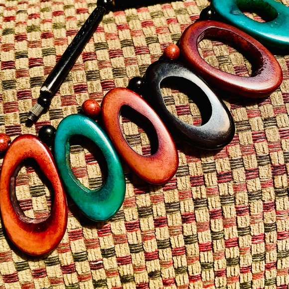 Vintage Nut seed Over dyed oval necklace. Absolutely stunning. Pristine. - Picture 8 of 8